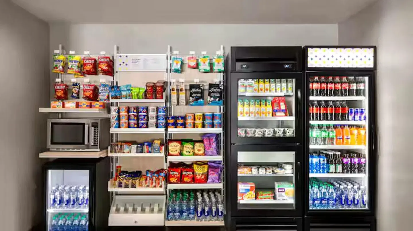 Spark by Hilton at Universal Blvd Bar