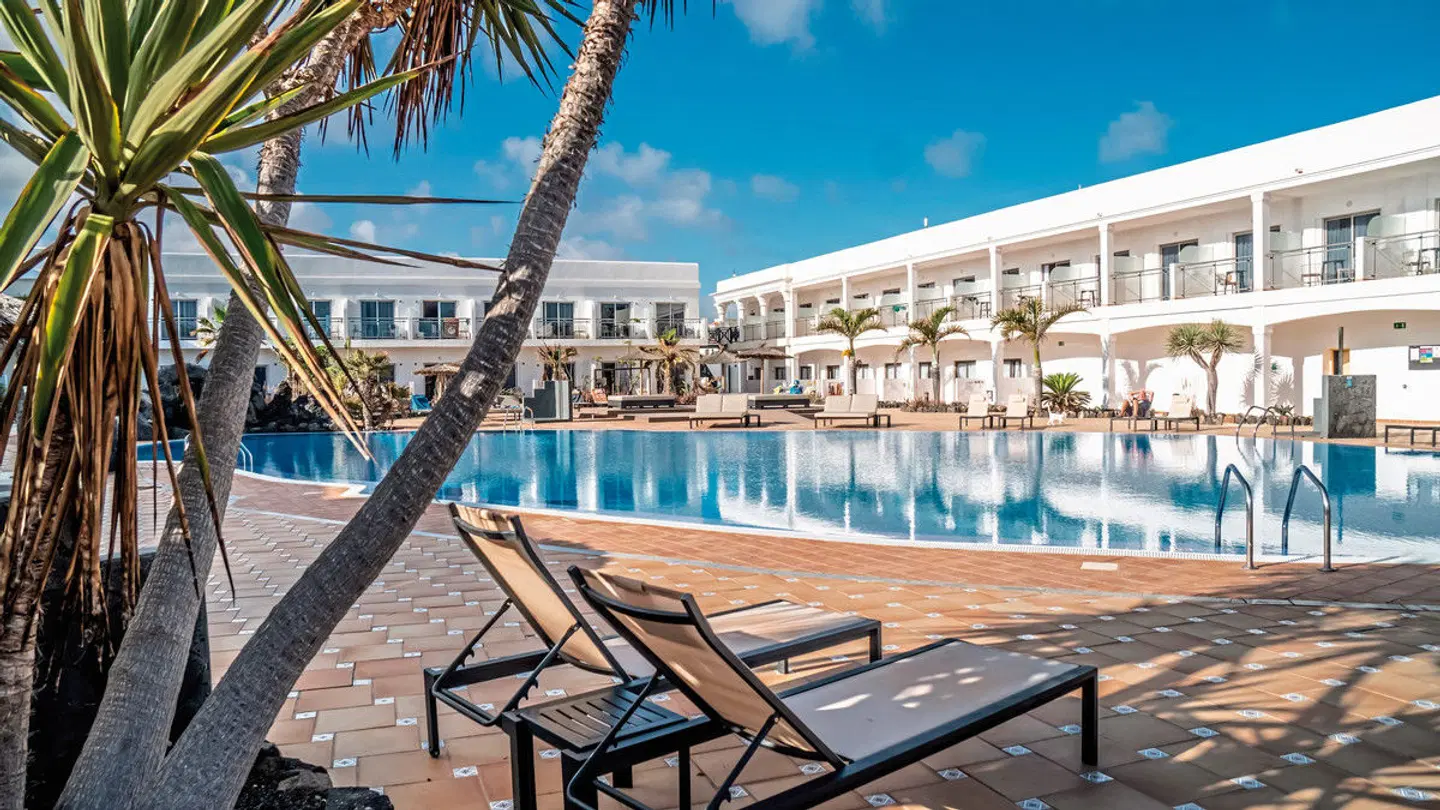 Coral Cotillo Beach Hotel OUTDOOR_POOL