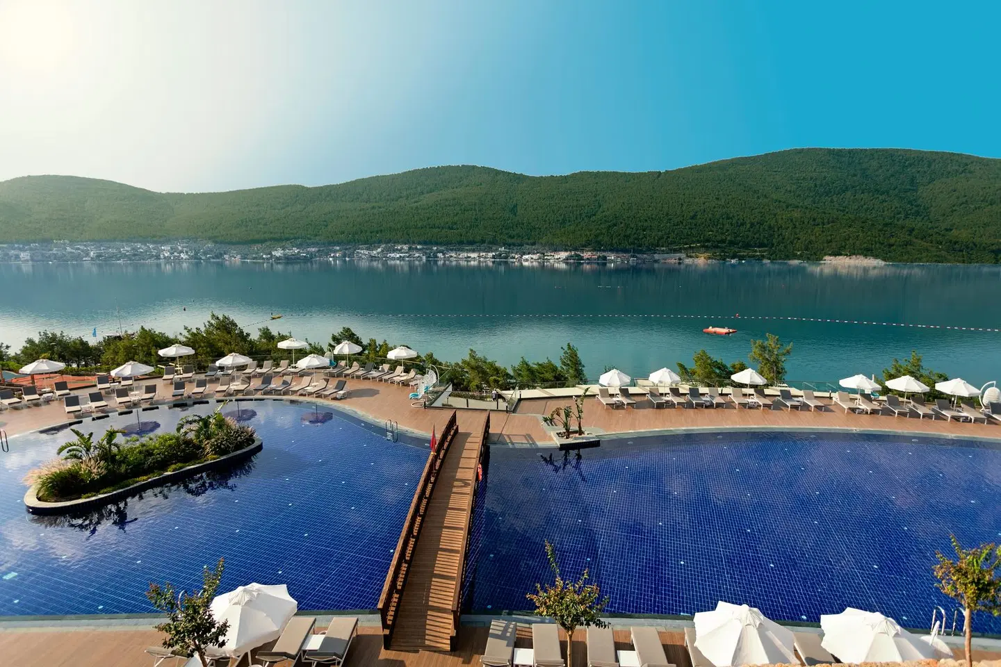 Titanic Luxury Collection Bodrum OUTDOOR_POOL