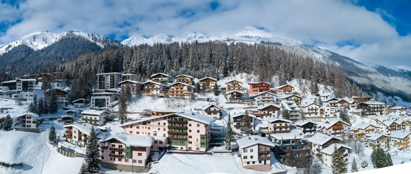 Hotel Kertess EXTERIOR