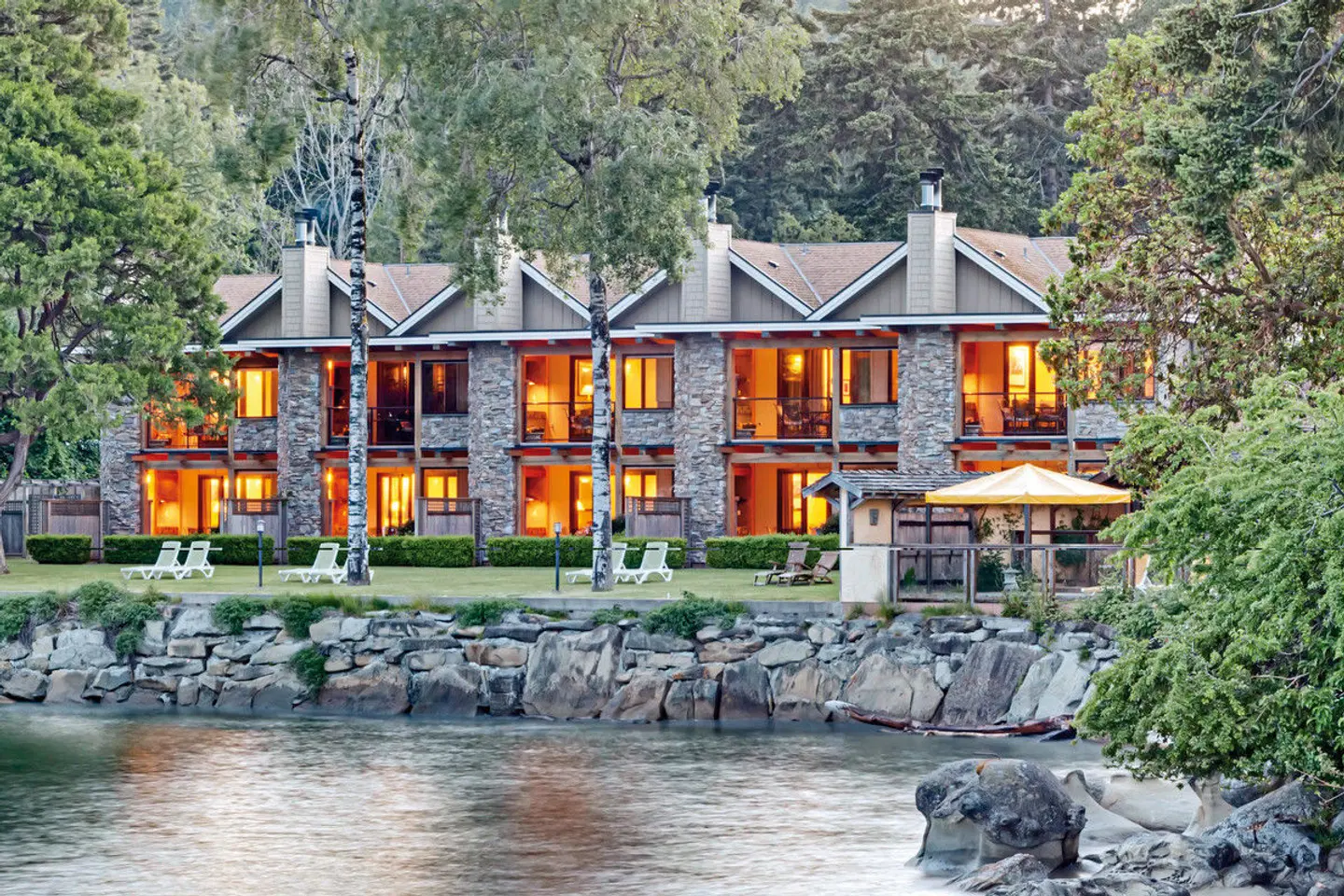 Galiano Oceanfront Inn & Spa EXTERIOR