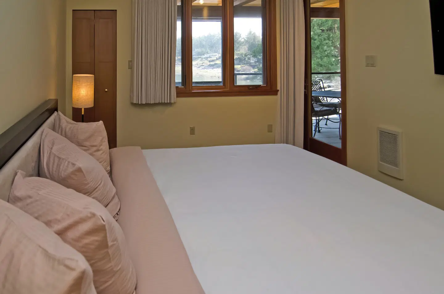 Galiano Oceanfront Inn & Spa ROOM_EXAMPLE