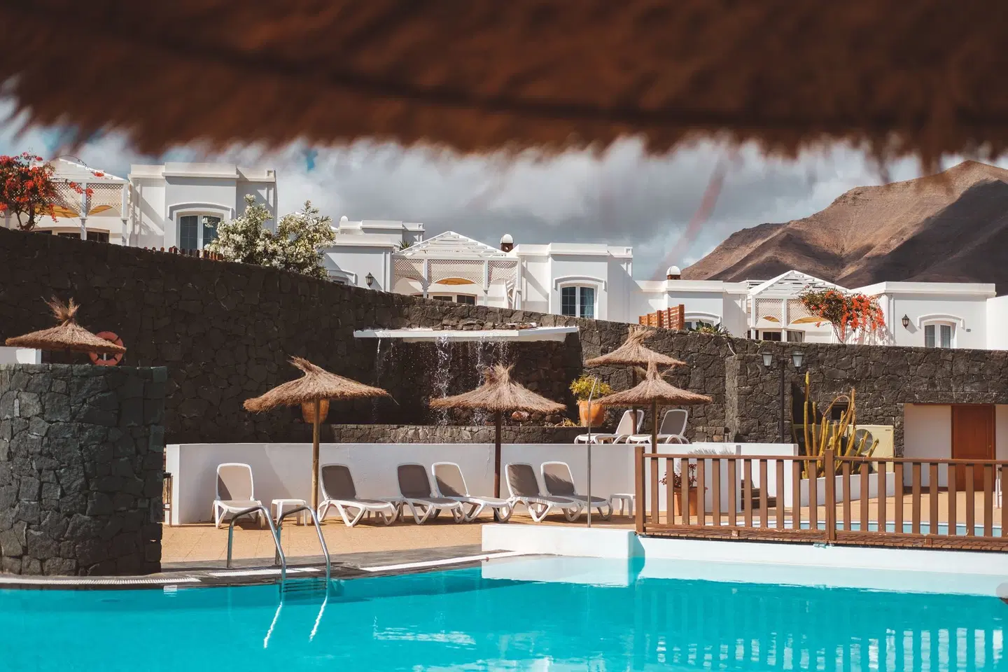 Apartamentos LIVVO Coloradamar OUTDOOR_POOL