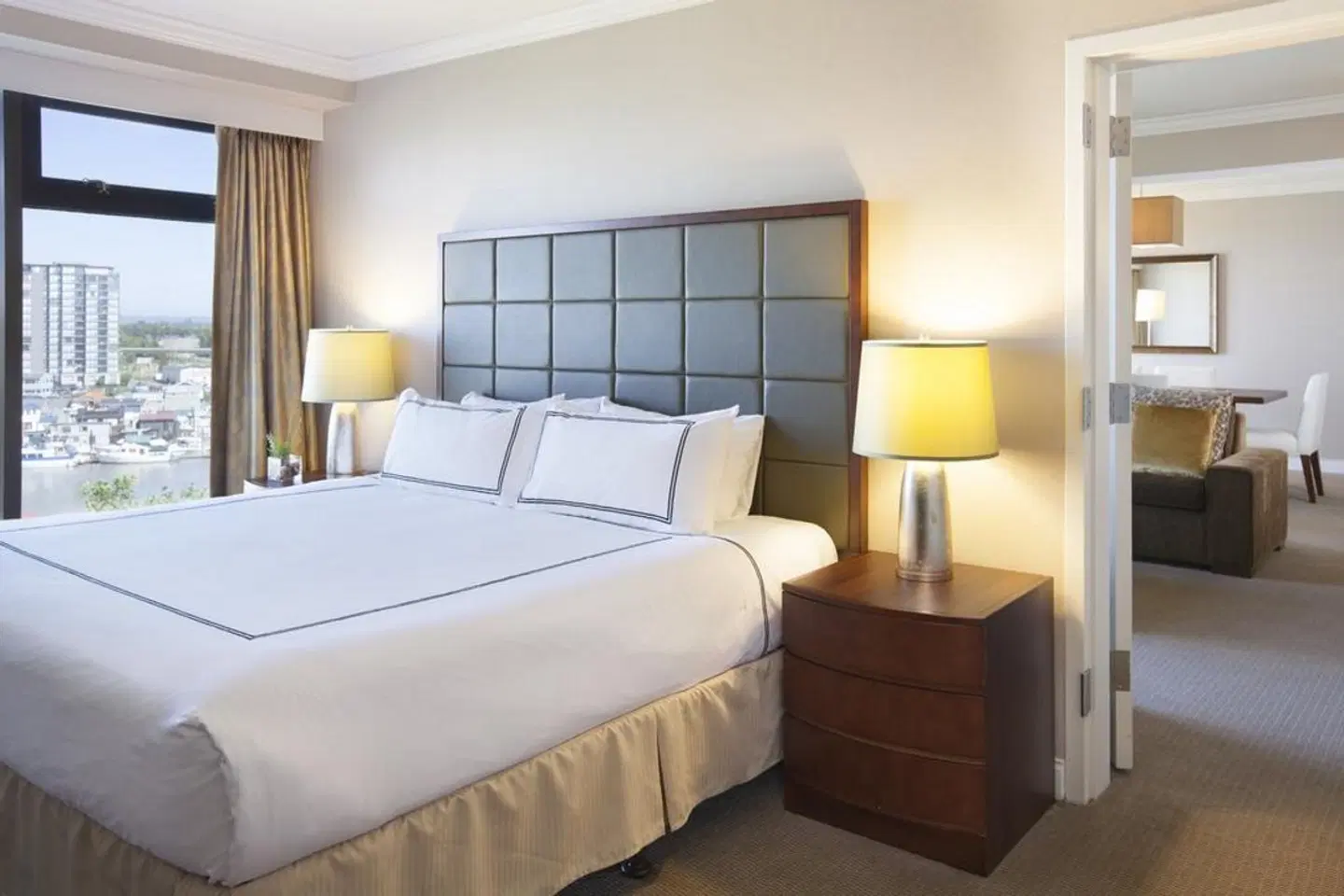 Radisson Blu Vancouver Airport ROOM_EXAMPLE