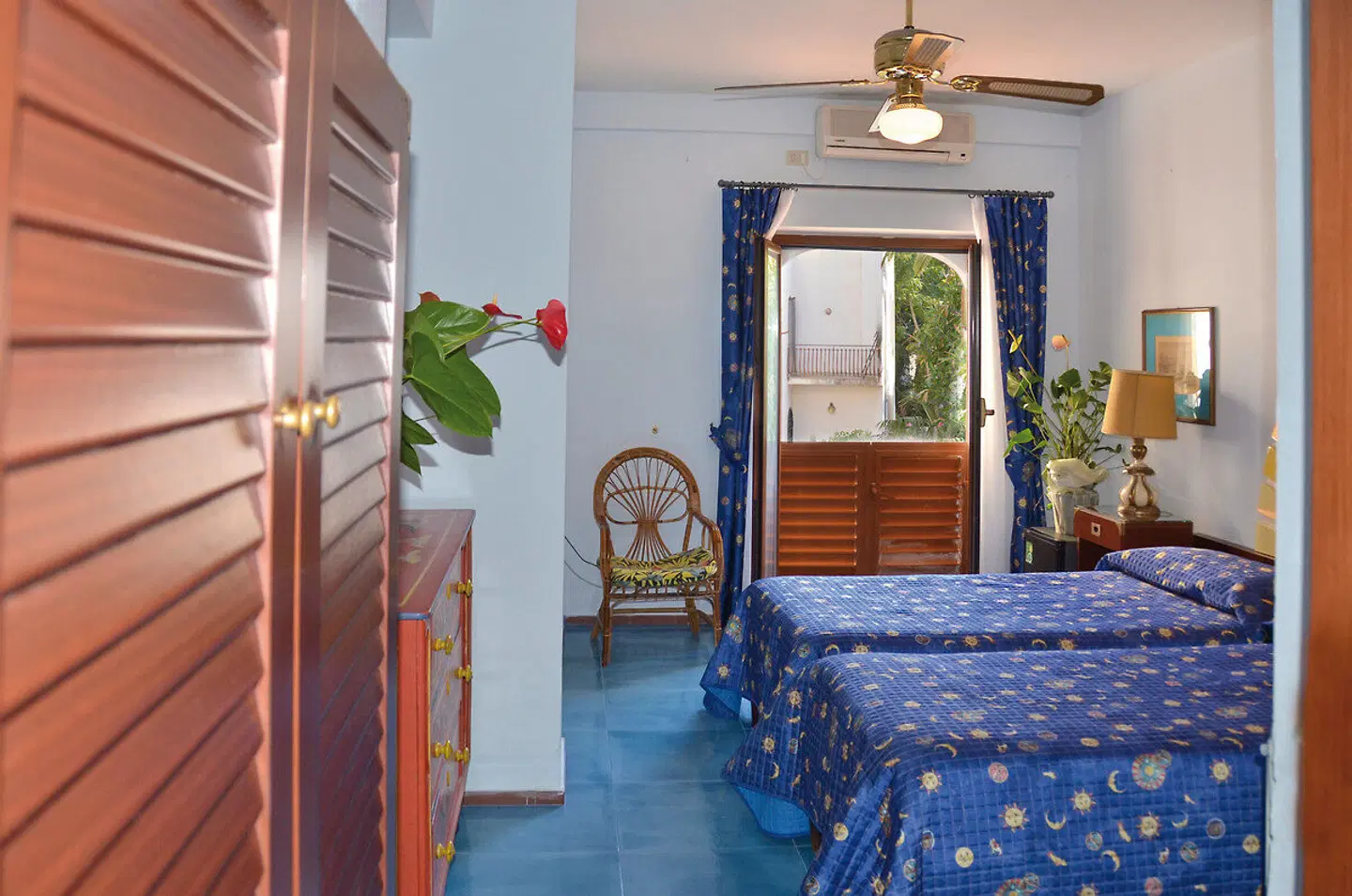 Arathena Rocks ROOM_EXAMPLE