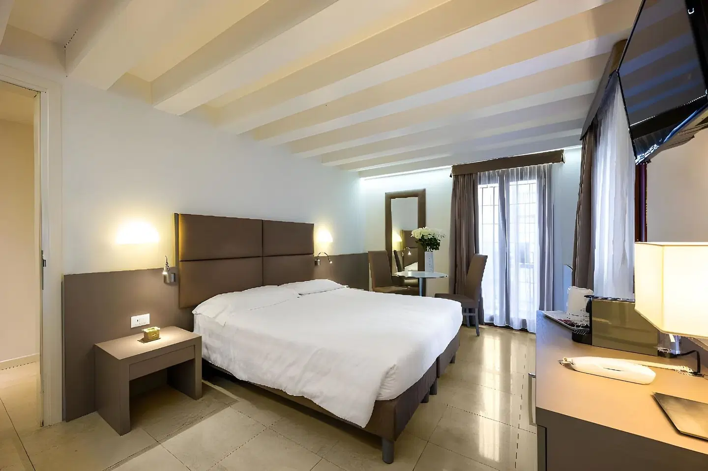 Leone Hotel ROOM_EXAMPLE