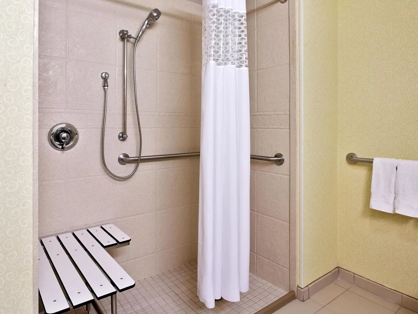 Hampton Inn & Suites Orlando Airport @ Gateway Village Badezimmer