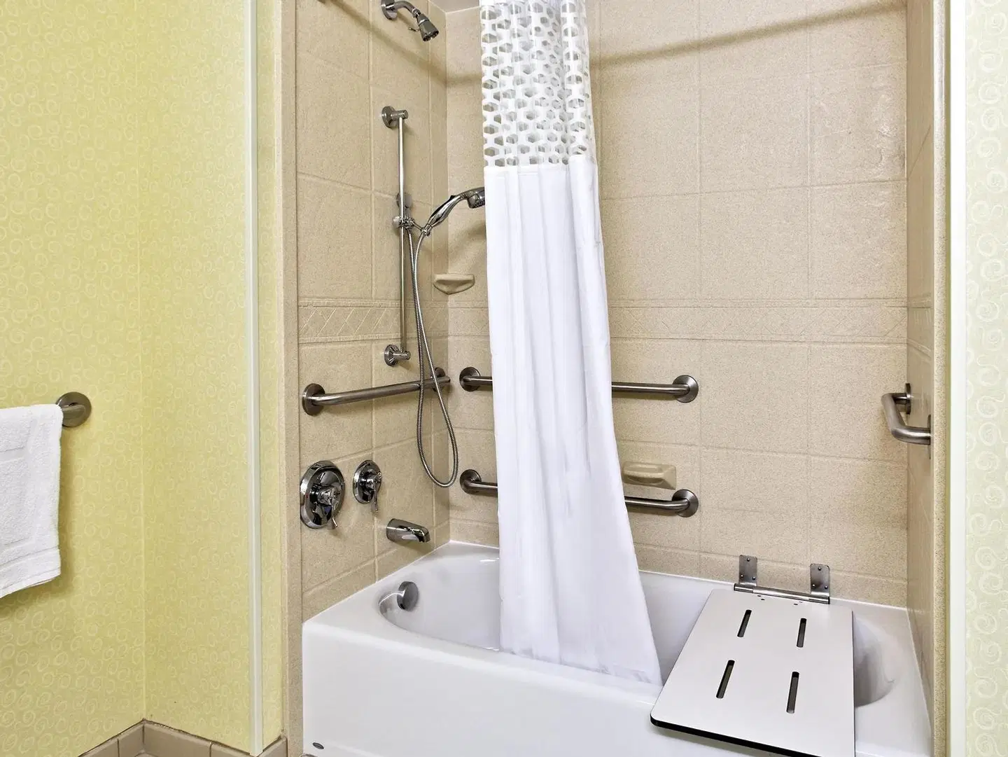 Hampton Inn & Suites Orlando Airport @ Gateway Village Badezimmer