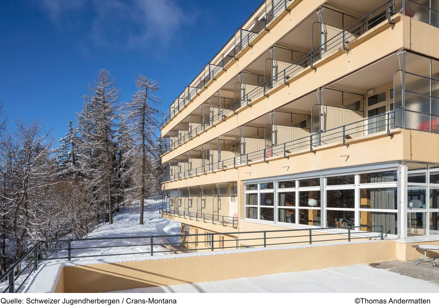 Crans-Montana Youth Hostel EXTERIOR