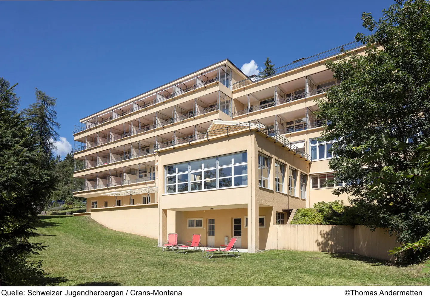 Crans-Montana Youth Hostel EXTERIOR