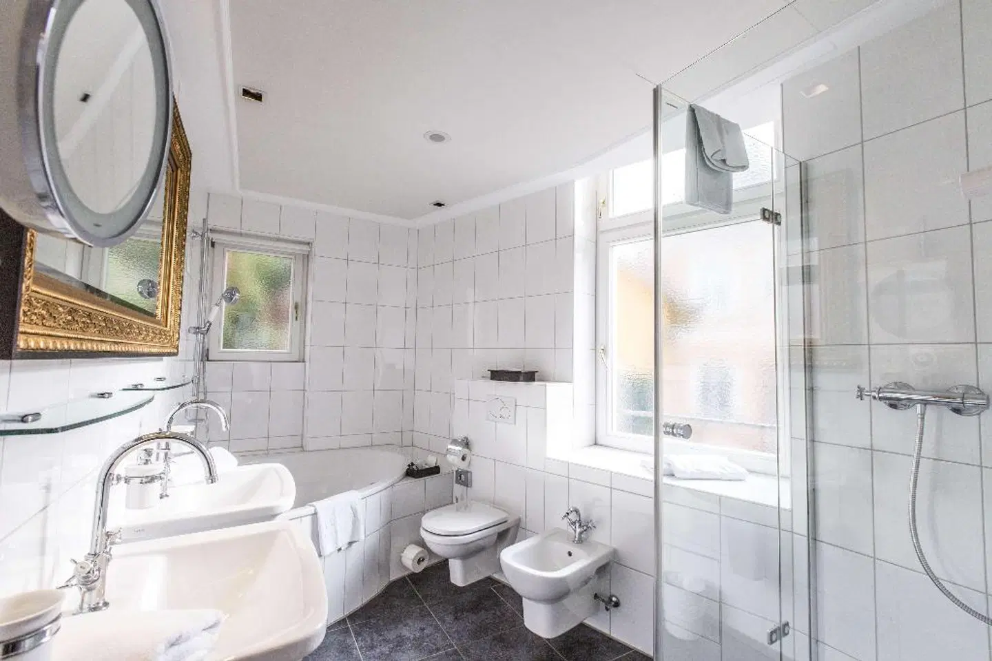 Zum Hirsch Badezimmer