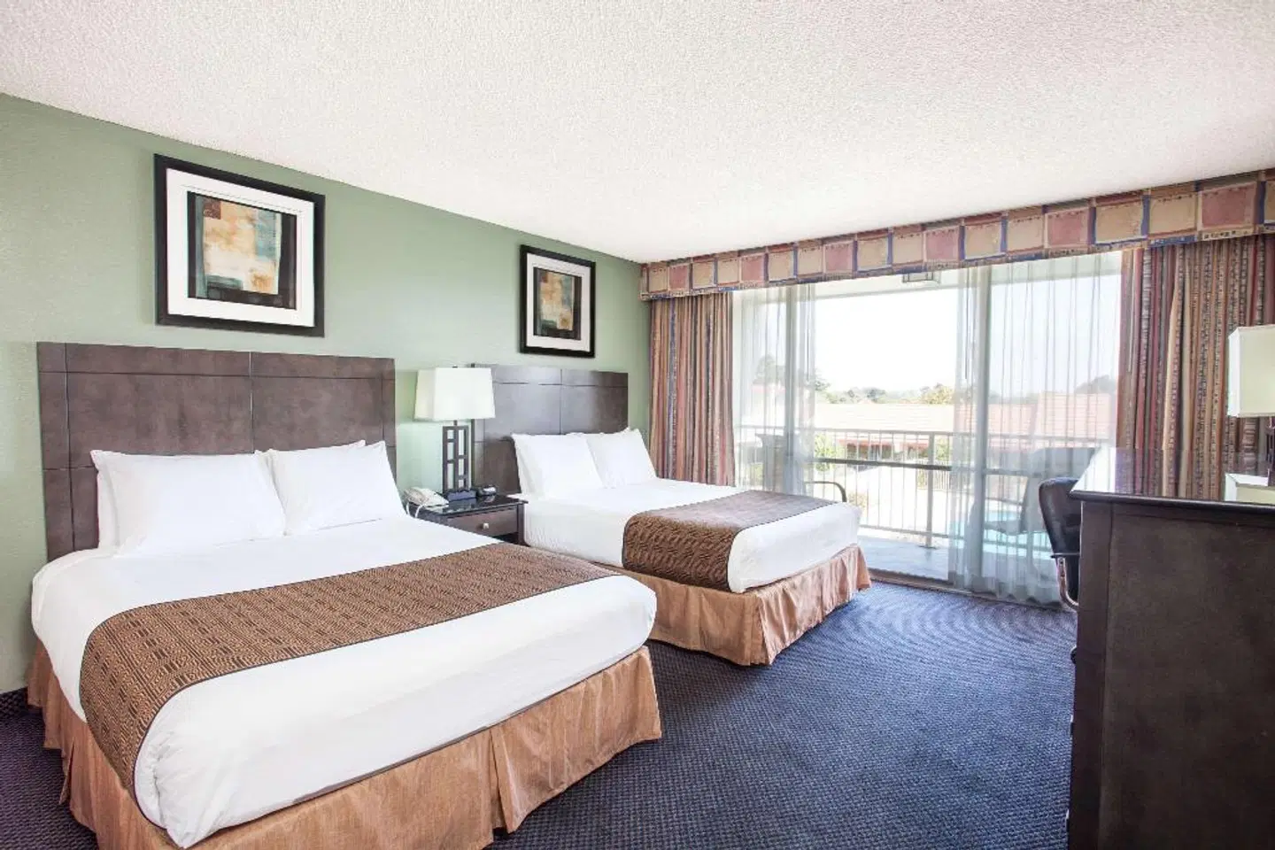 Monterey Bay Travelodge ROOM_EXAMPLE