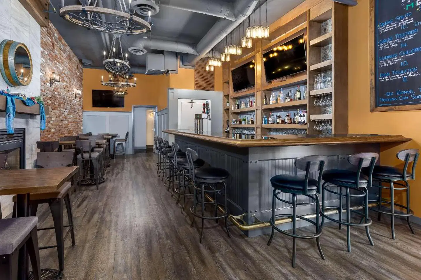 Best Western Plus Prestige Inn Radium Hot Springs Bar