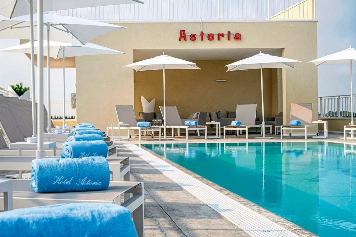 Astoria OUTDOOR_POOL