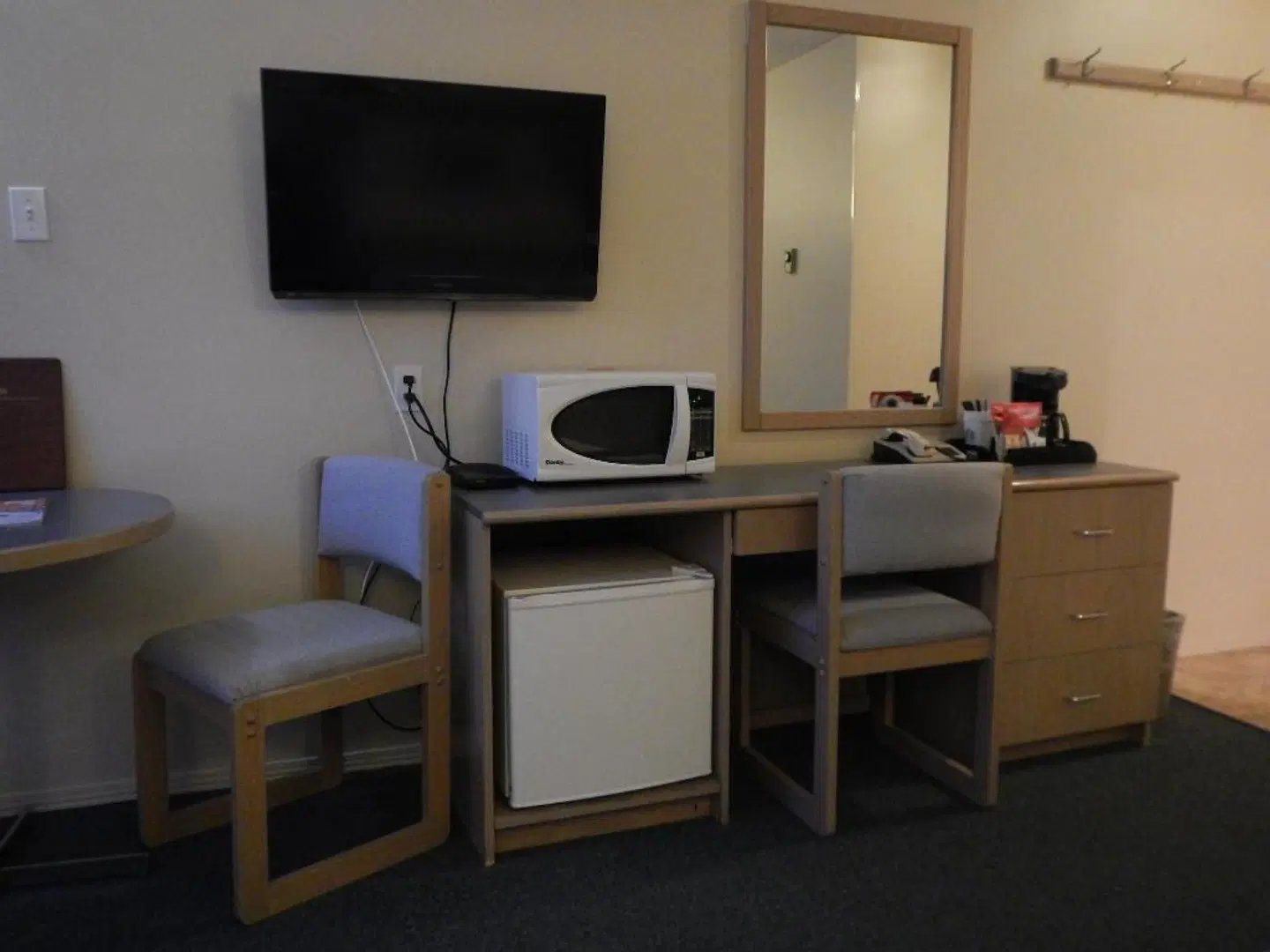 Fernie Slopeside Lodge ROOM_EXAMPLE