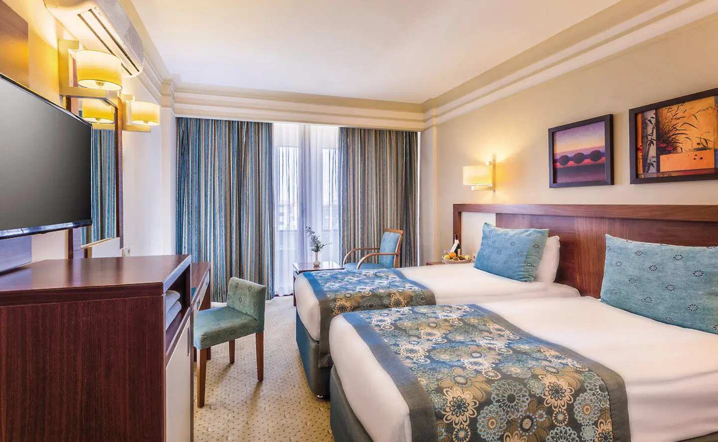 Villa Side ROOM_EXAMPLE