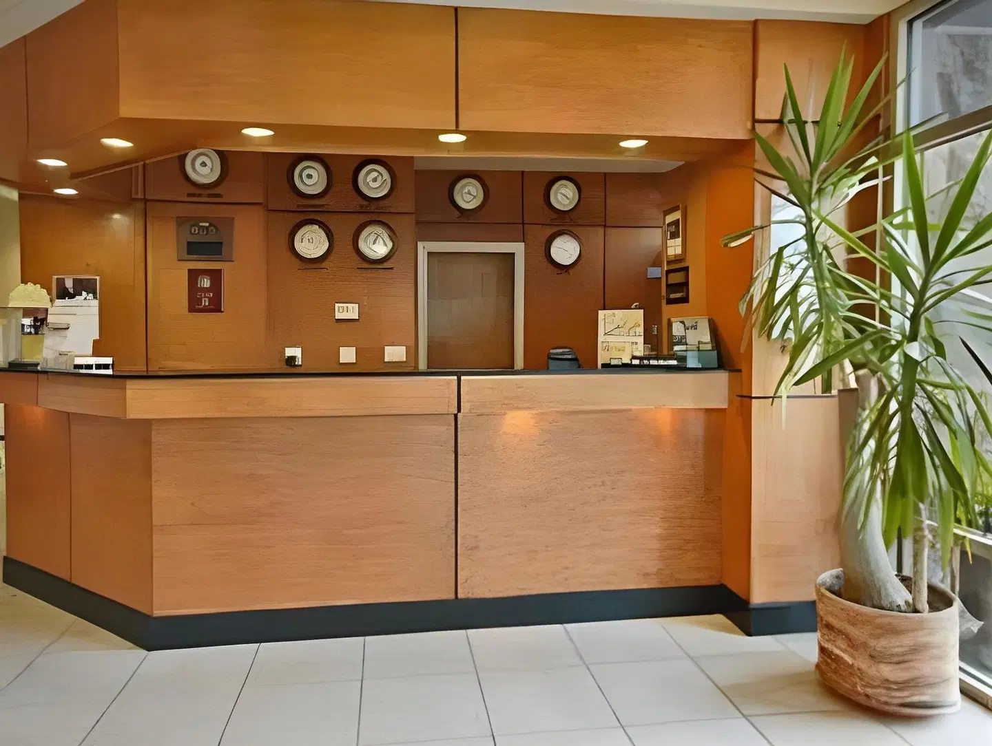 Days Inn by Wyndham Vancouver Airport LOUNGE_LOBBY