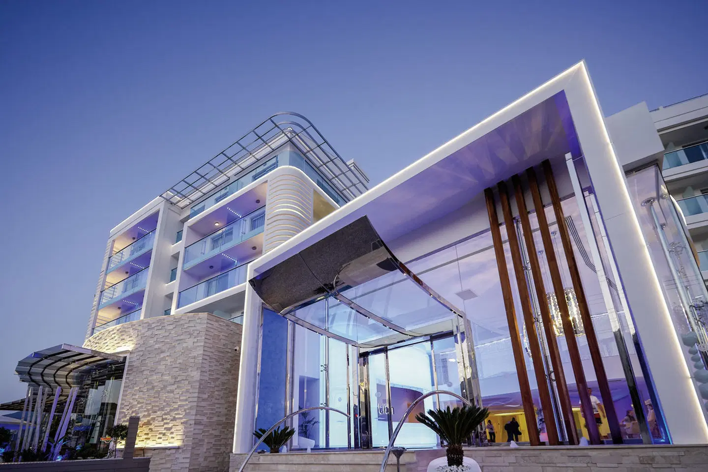 Blue Bay Platinum EXTERIOR