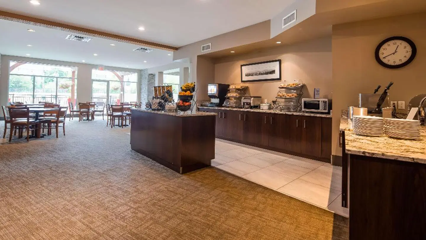 Best Western Plus Revelstoke Restaurant
