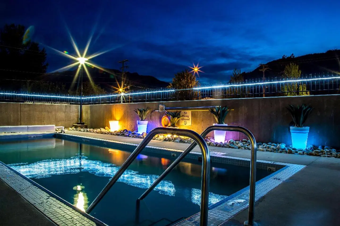 Best Western Plus Revelstoke OUTDOOR_POOL
