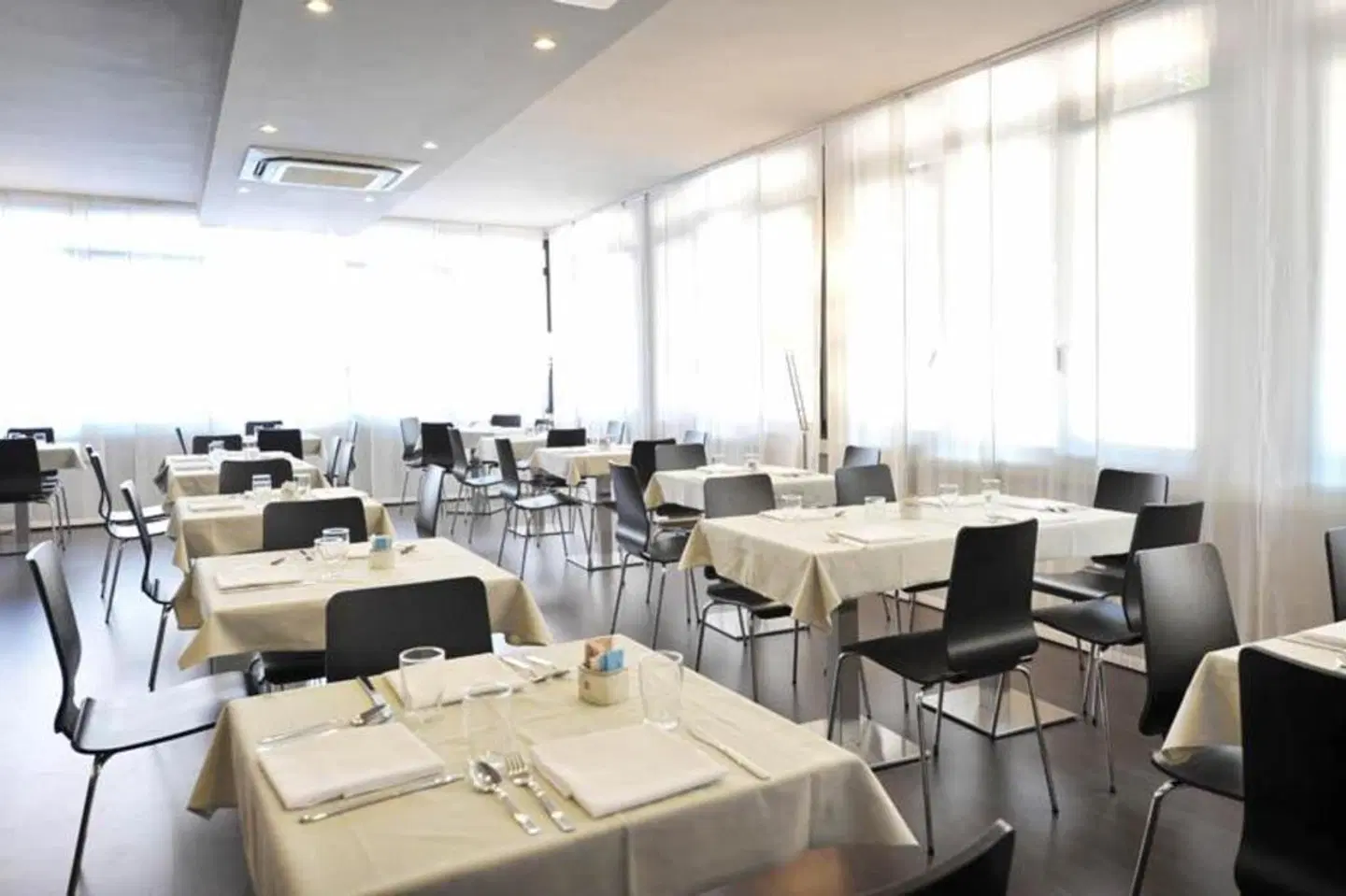 M14 Restaurant