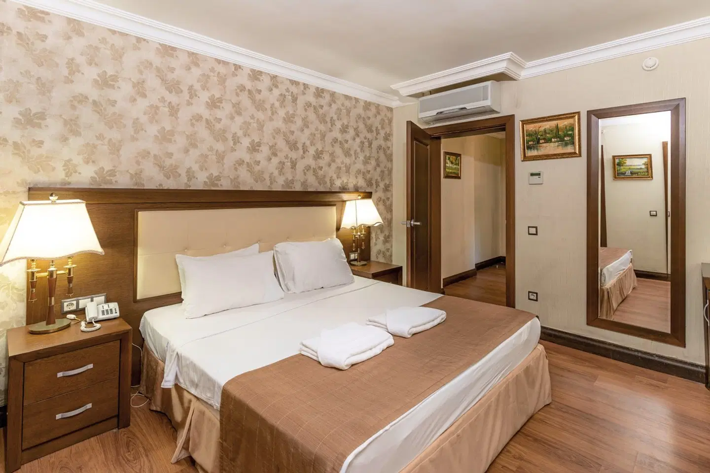 Latanya Park Resort ROOM_EXAMPLE