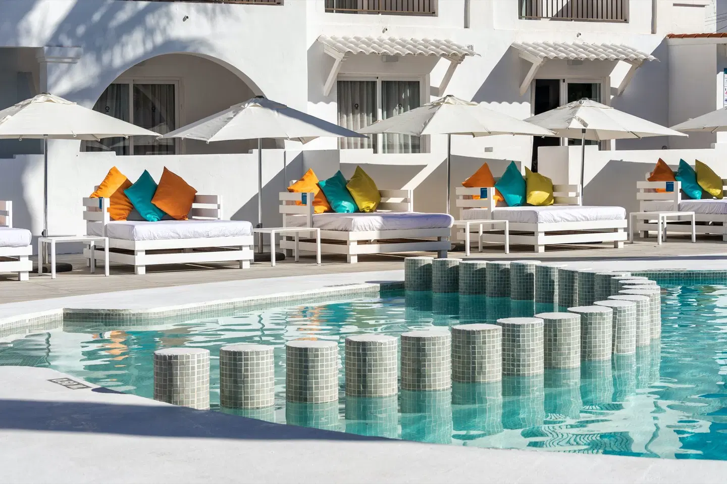 Vibra Bossa Flow OUTDOOR_POOL