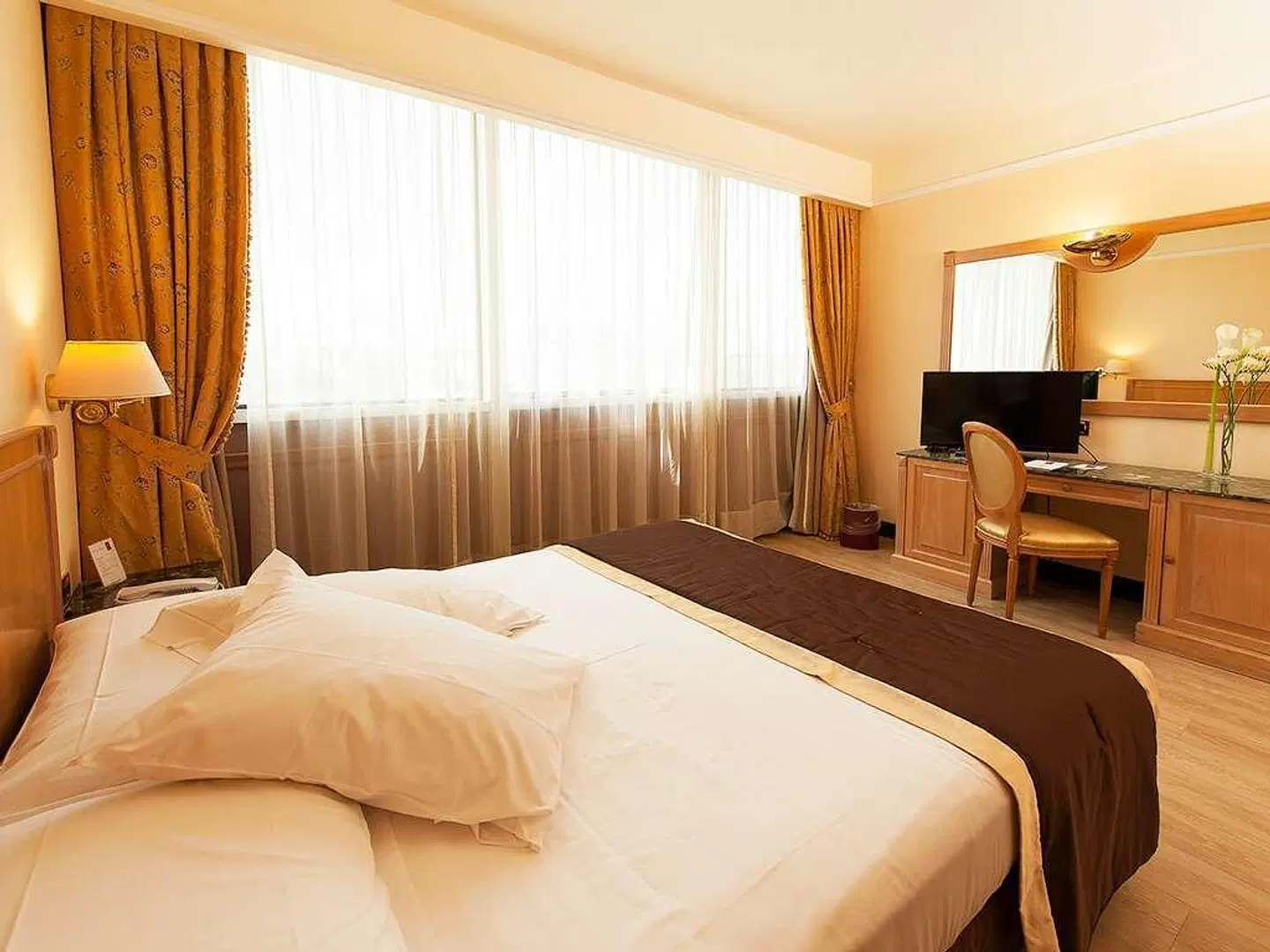 SHG Hotel de la Ville ROOM_EXAMPLE