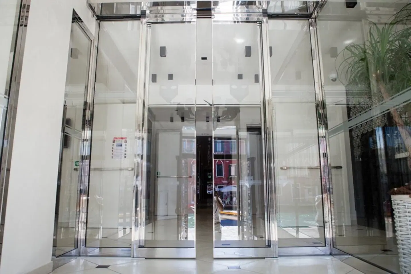 Carnival Palace Hotel EXTERIOR