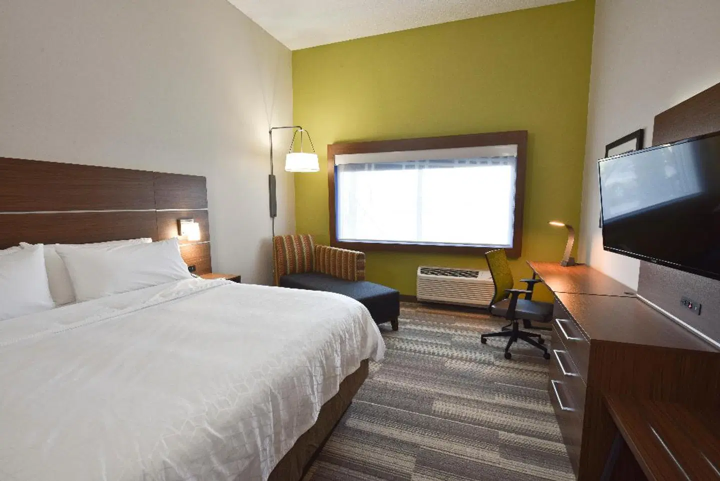 Holiday Inn Express & Suites Orlando - Lake Nona Area ROOM_EXAMPLE
