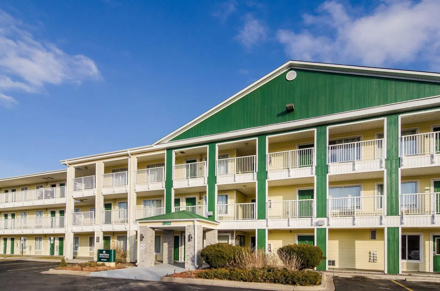 HomeTowne Studios Denver - Glendale/ Cherry Creek EXTERIOR