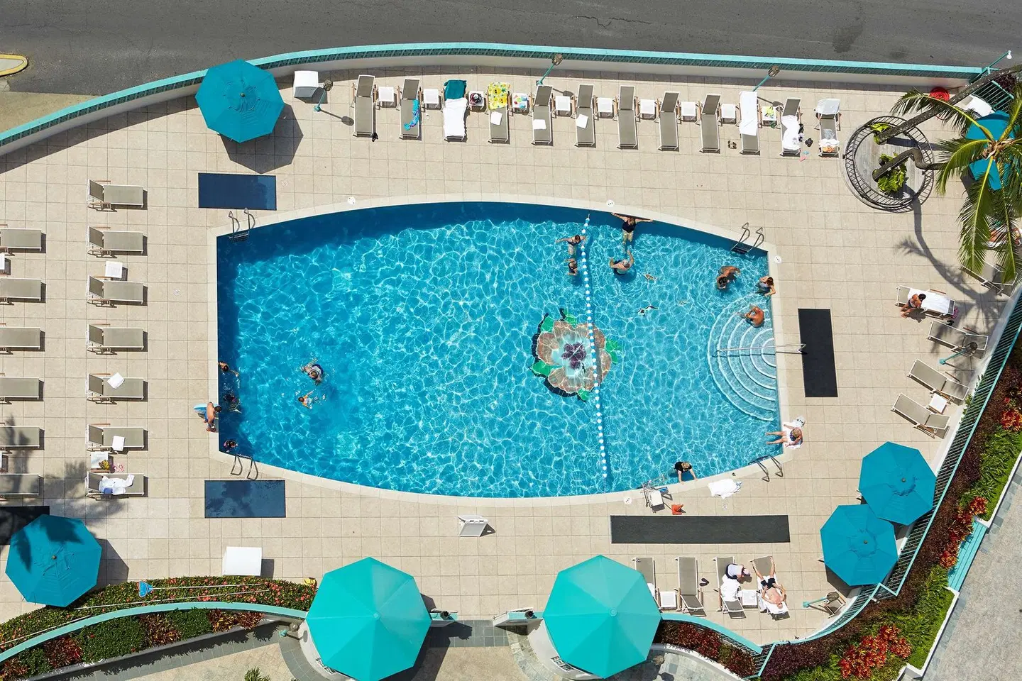 Ilikai Hotel & Luxury Suites OUTDOOR_POOL