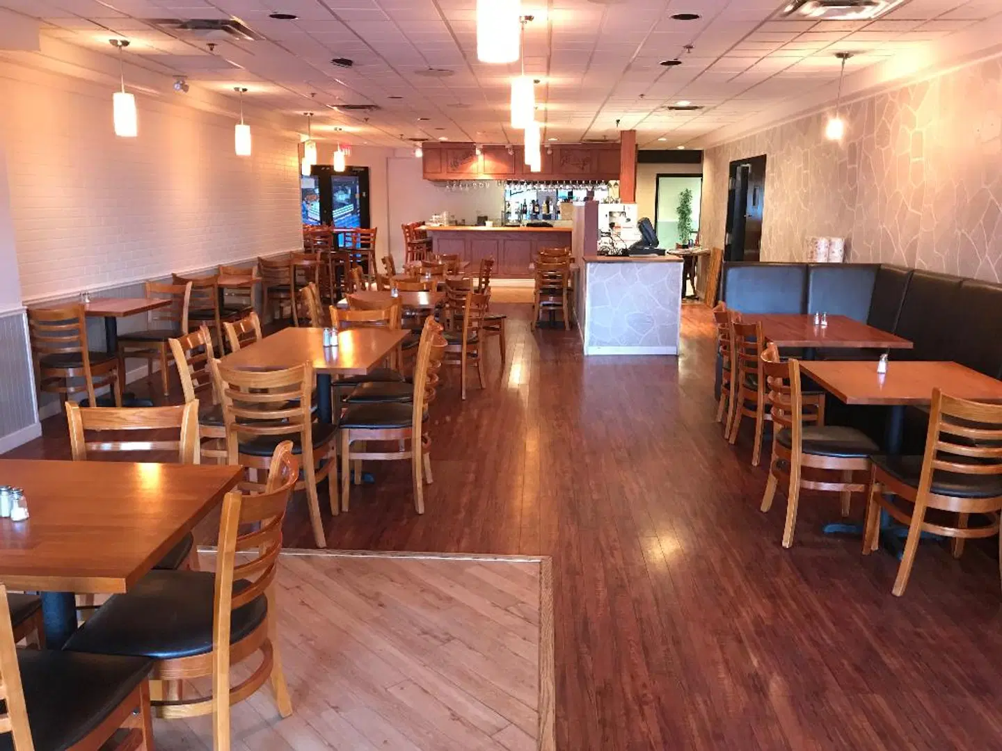 Hotel Harrison Hot Springs Bar