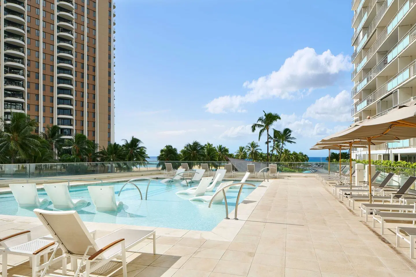 Ilikai Hotel & Luxury Suites OUTDOOR_POOL