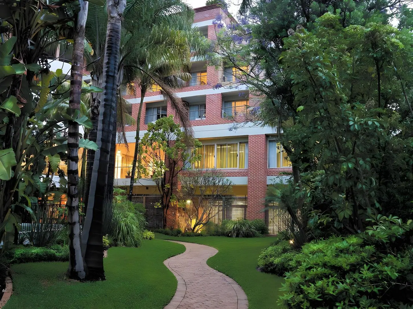 Adina Sydney, Crown Street Garten