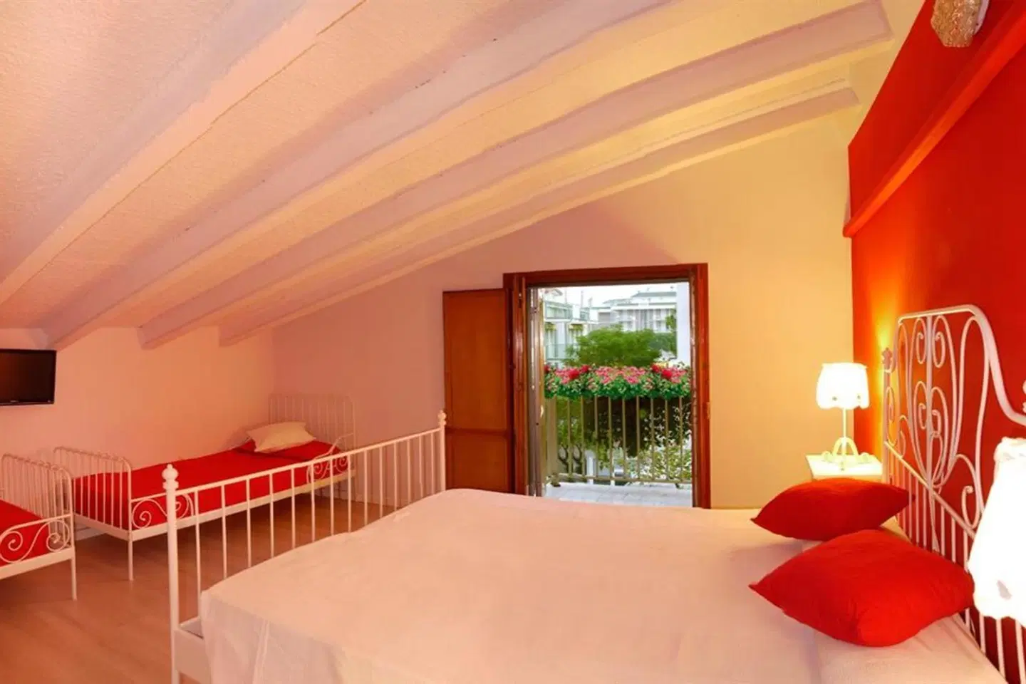 Germania ROOM_EXAMPLE