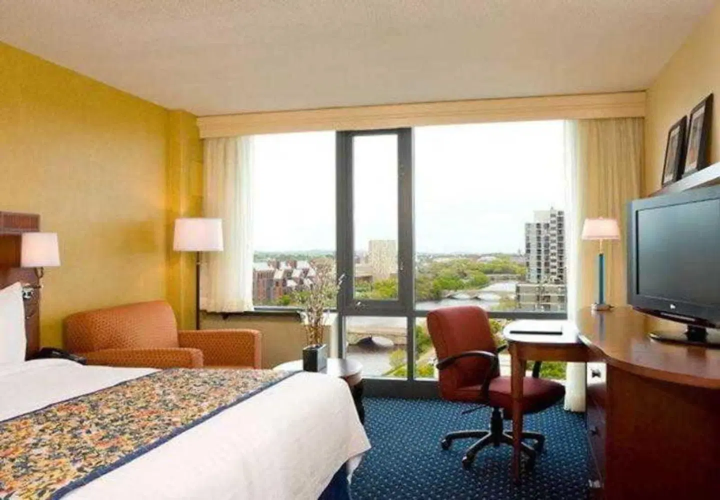 Courtyard by Marriott Boston Cambridge ROOM_EXAMPLE