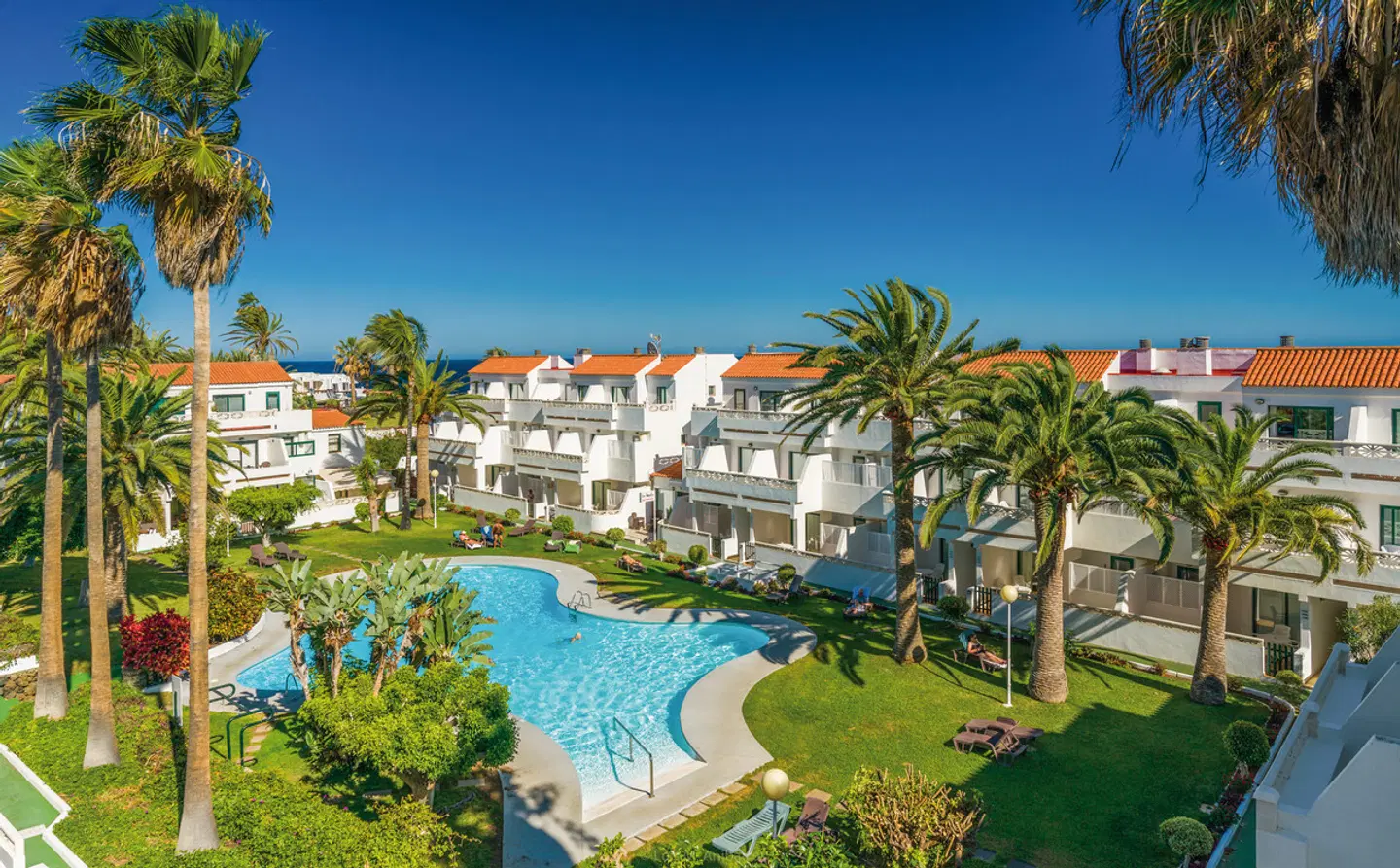 Los Rosales OUTDOOR_POOL