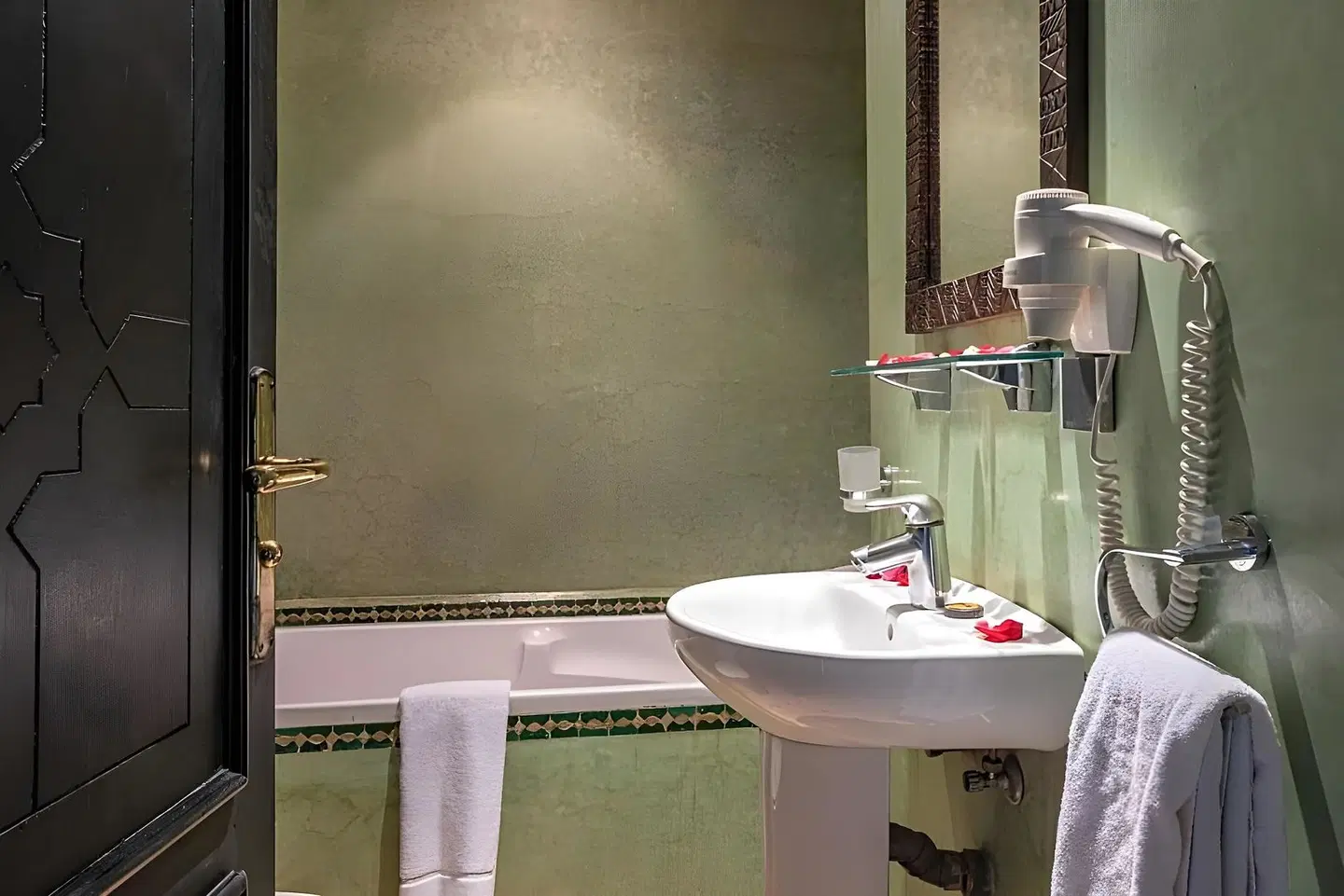 Le Caspien Badezimmer