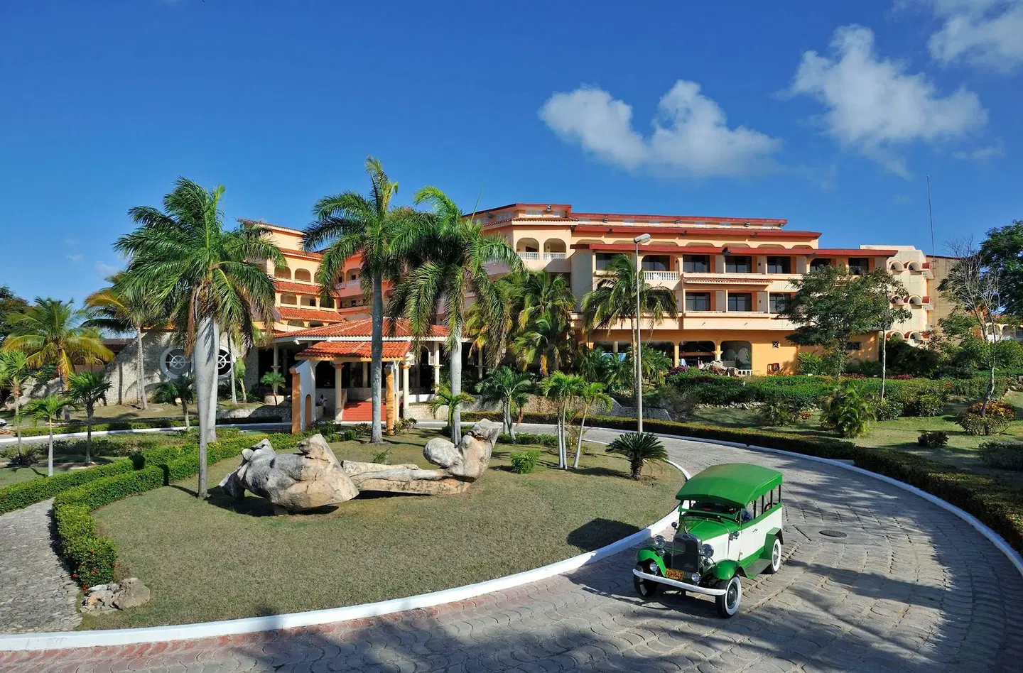 Sol Rio de Luna y Mares EXTERIOR