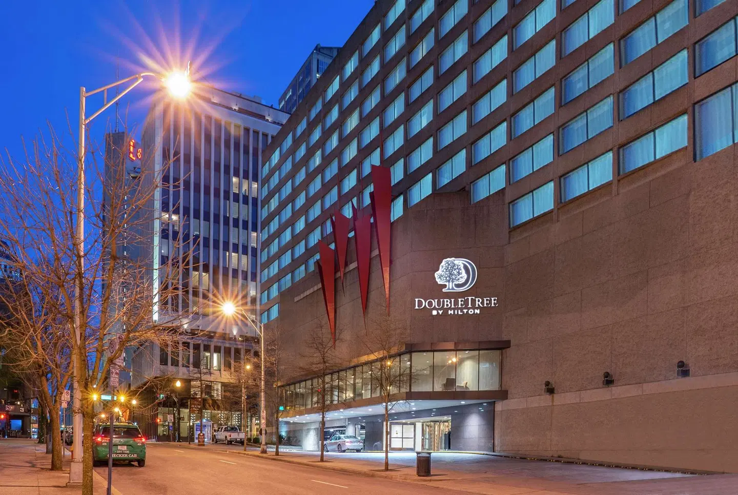 DoubleTree by Hilton Downtown Nashville EXTERIOR
