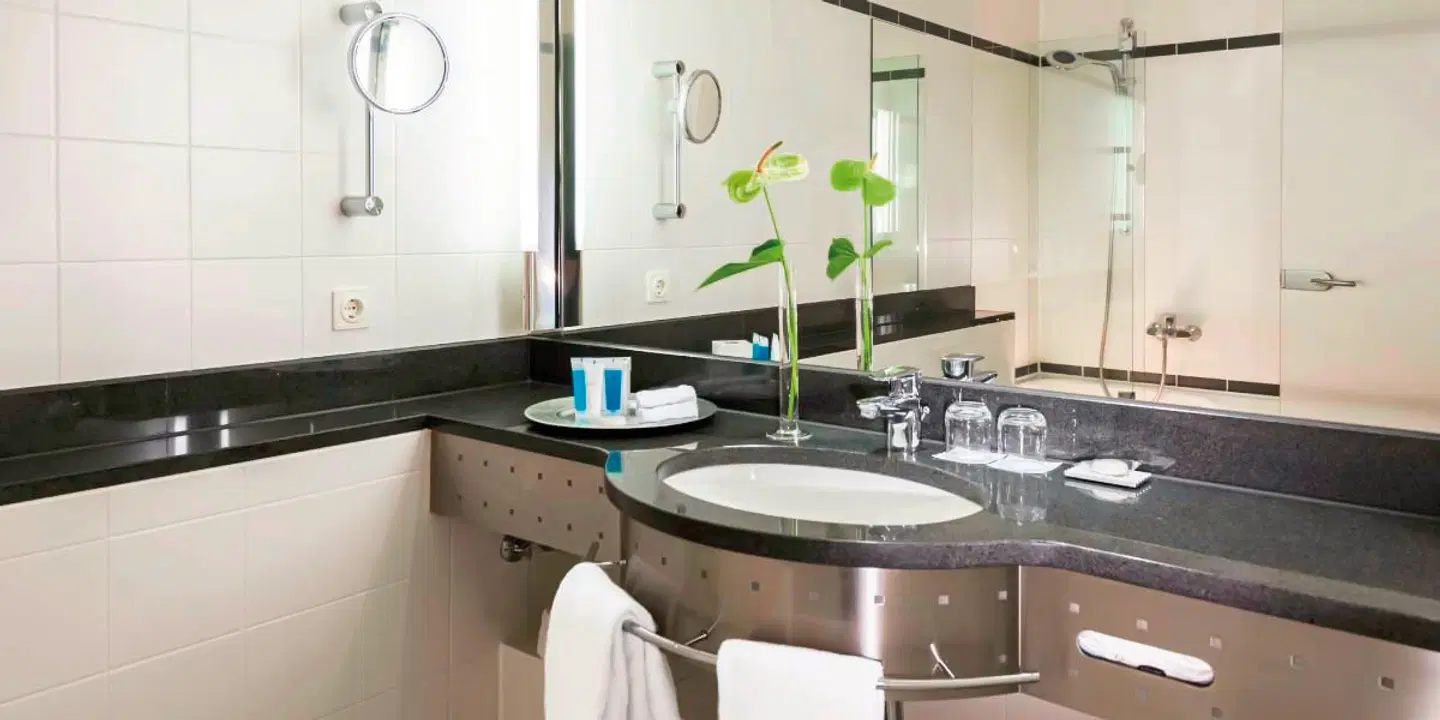 Dorint Pallas Wiesbaden Badezimmer