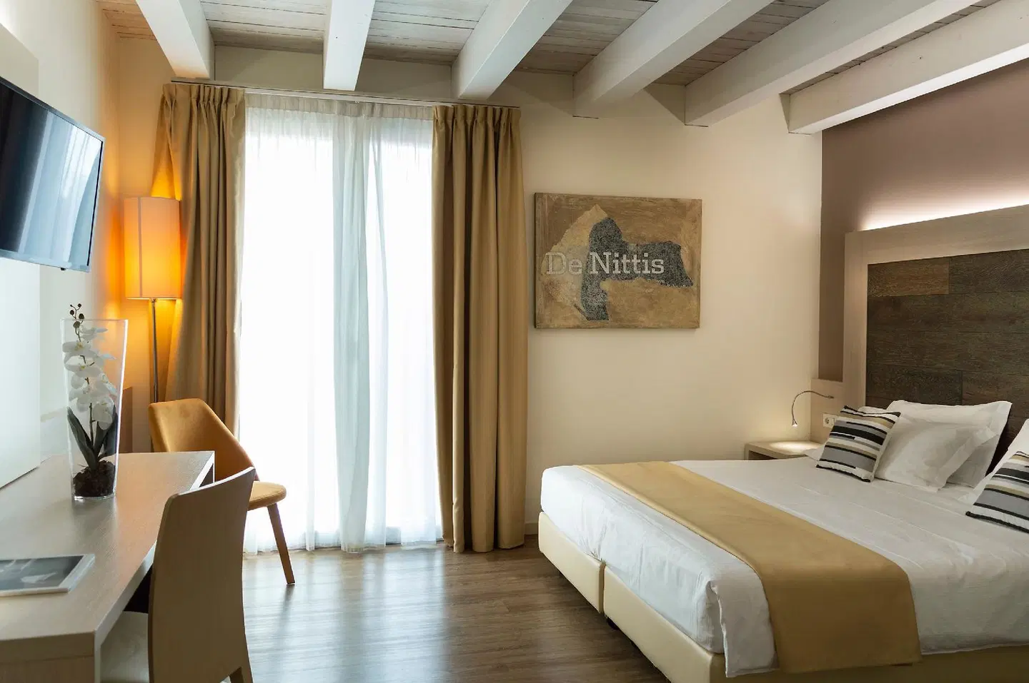 Alexander ROOM_EXAMPLE