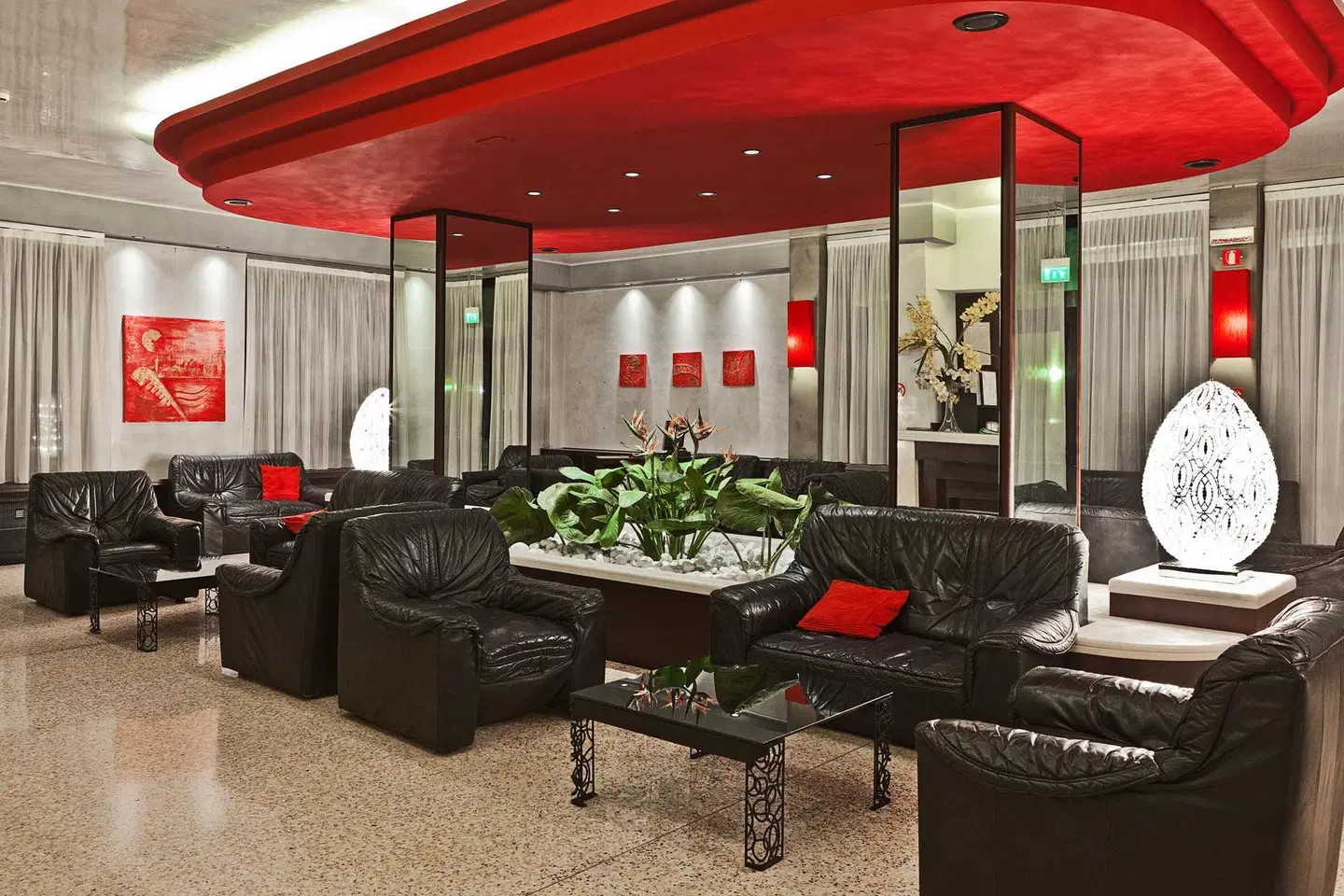 Antony LOUNGE_LOBBY