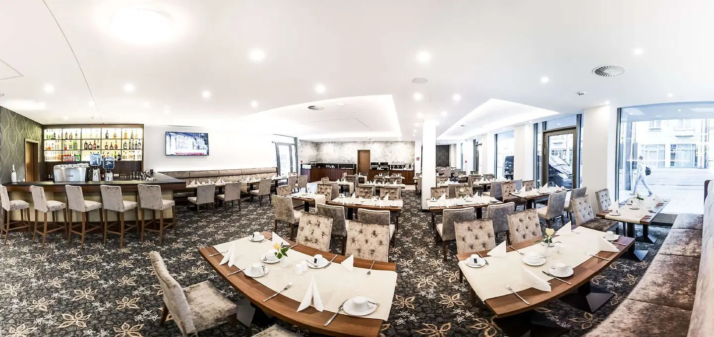 Best Western Plus Royal Suites Restaurant