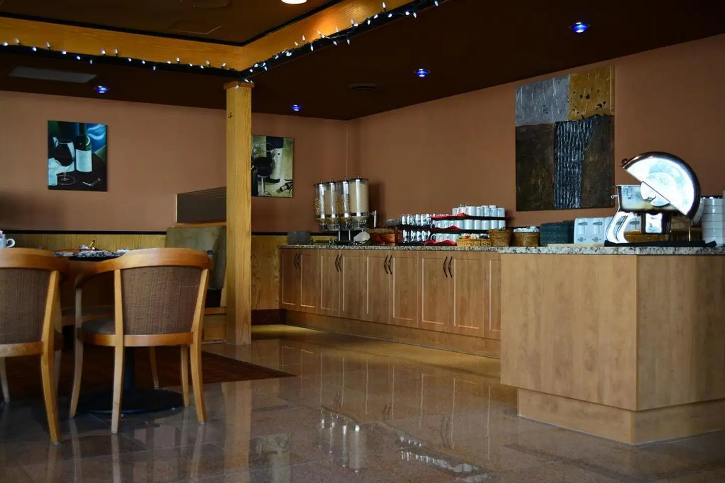 Coast Discovery Inn Bar