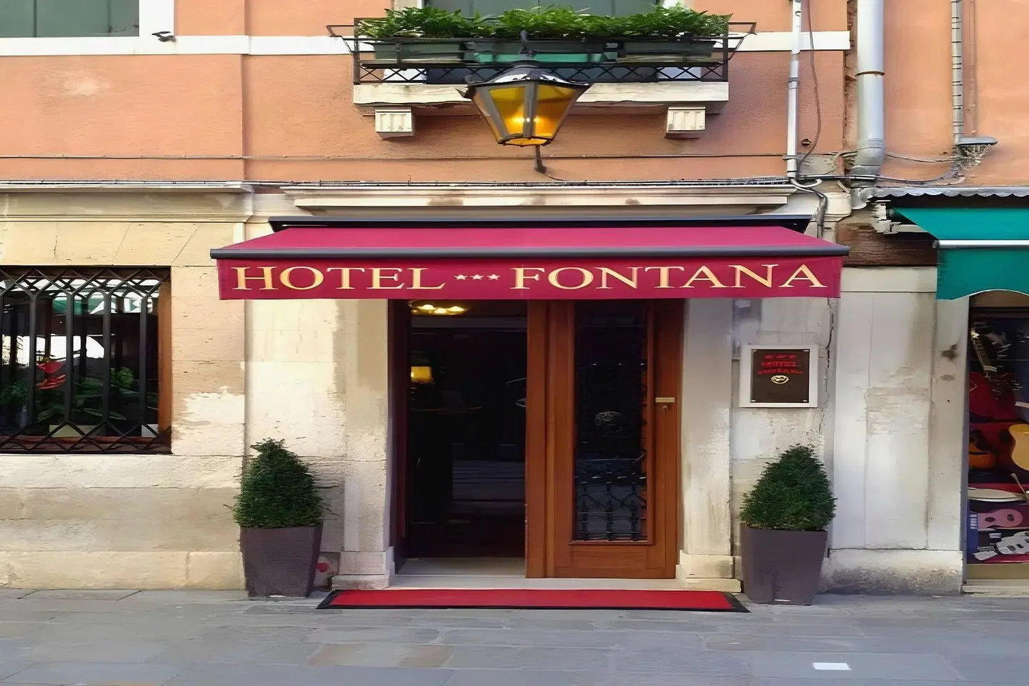 Fontana EXTERIOR