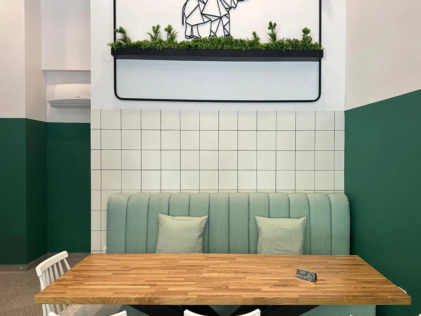 Urban Elephant Suites LOUNGE_LOBBY