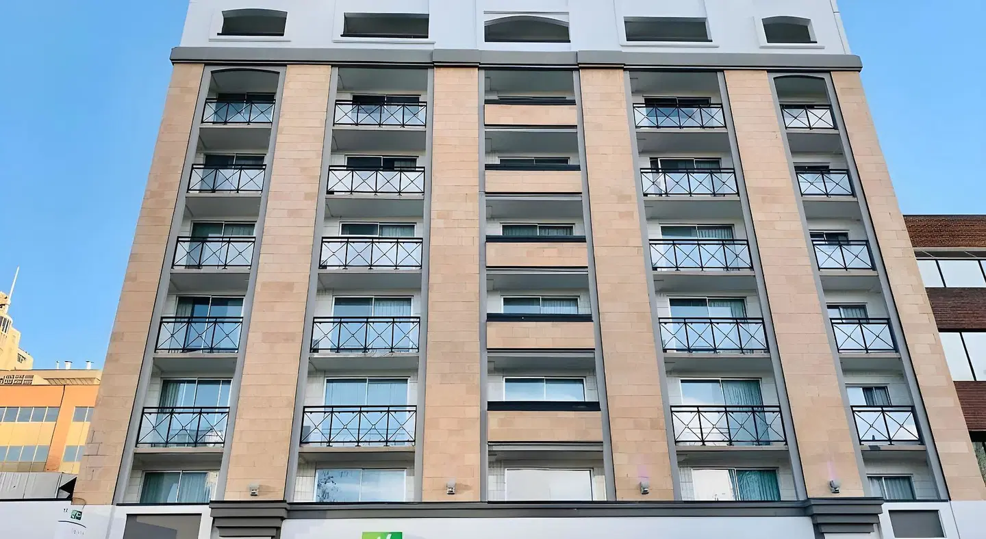 Holiday Inn Express & Suites Calgary EXTERIOR