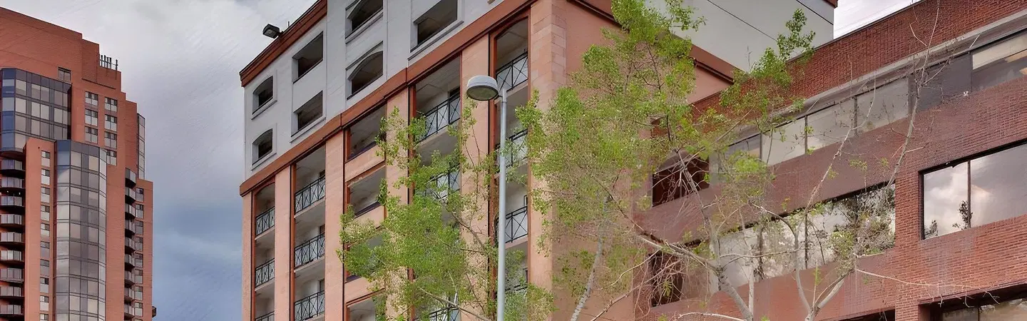 Holiday Inn Express & Suites Calgary EXTERIOR